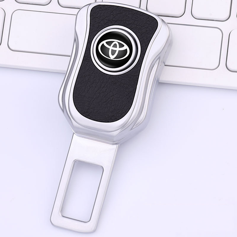 Chốt cắm tiếp nối vân carbon chữ VIP -1 cái