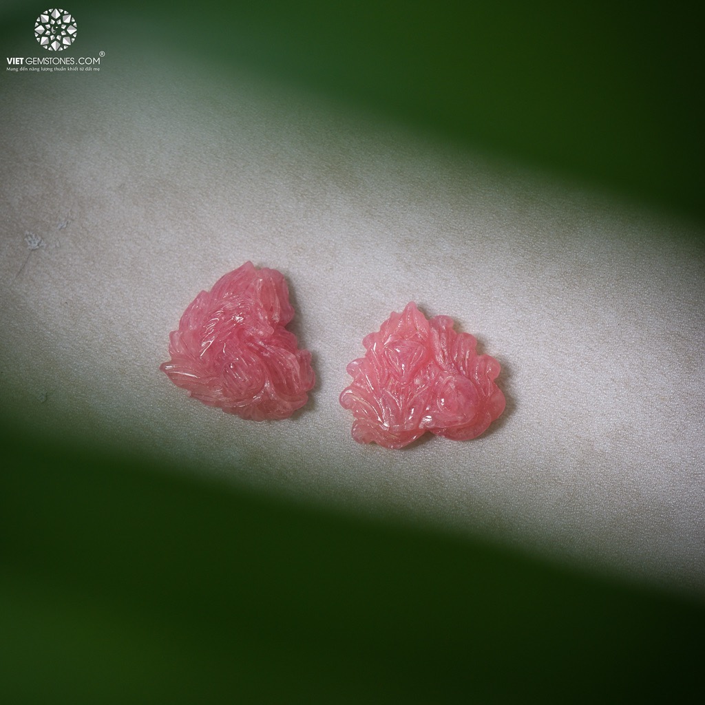 Đá Đào Hoa (Rhodochrosite) – Viên Ngọc Của Tình Yêu, Sự Chữa Lành Và Hòa Hợp