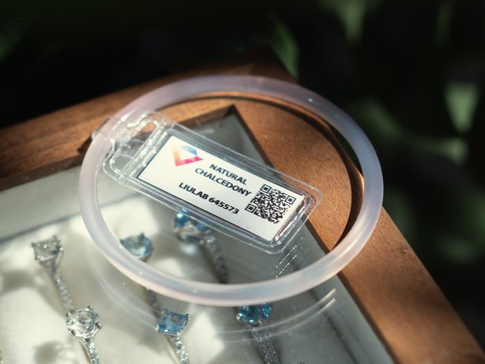 Vòng Mã Não nguyên khối – chiếc vòng của tuổi thơ