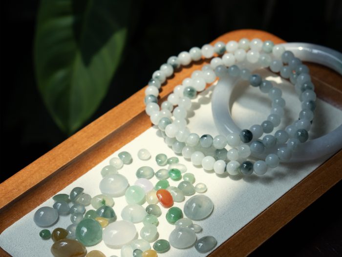 Nhận biết các màu sắc của phỉ thuý (Jadeite)