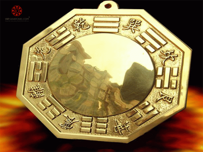 Bí thuật gương bát quái hóa giải tà khí trong cuộc sống