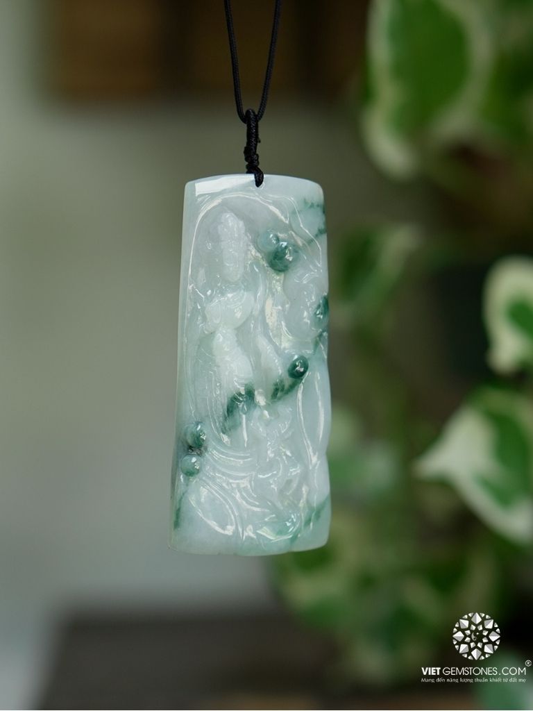 Mặt Dây Chuyền Quan Thế Âm Bồ Tát Cẩm Thạch Hoa Bay - Jadeite