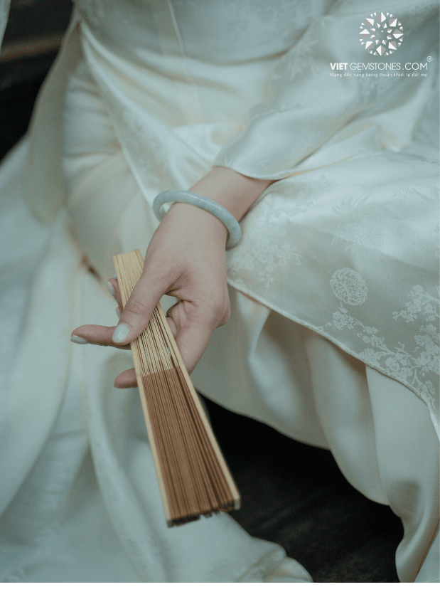 Tìm hiểu thêm về Jadeite