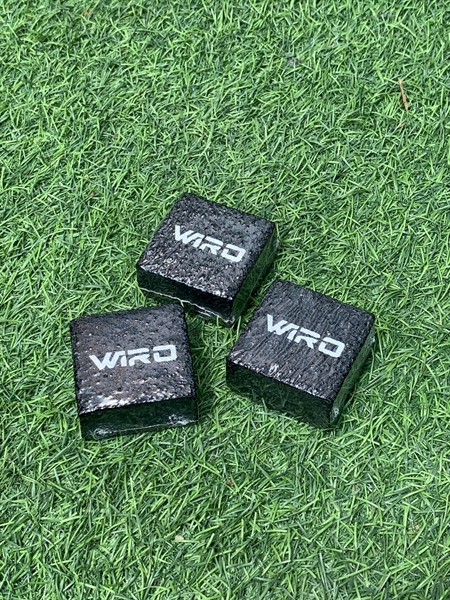 TẨY MẶT VỢT WIRO