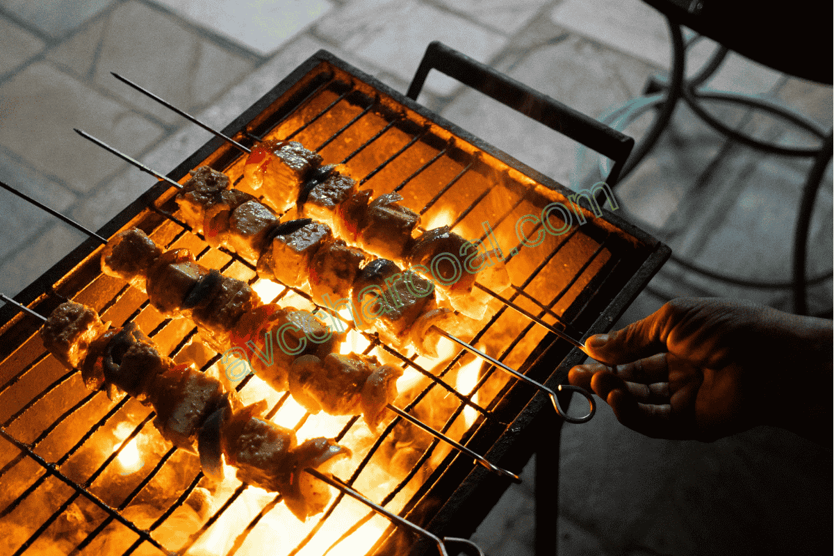Export wood square shape sawdust briquette charcoal from manufacturer in Viet Nam BBQ smokeless low ash and long burning time cheap price restaurant