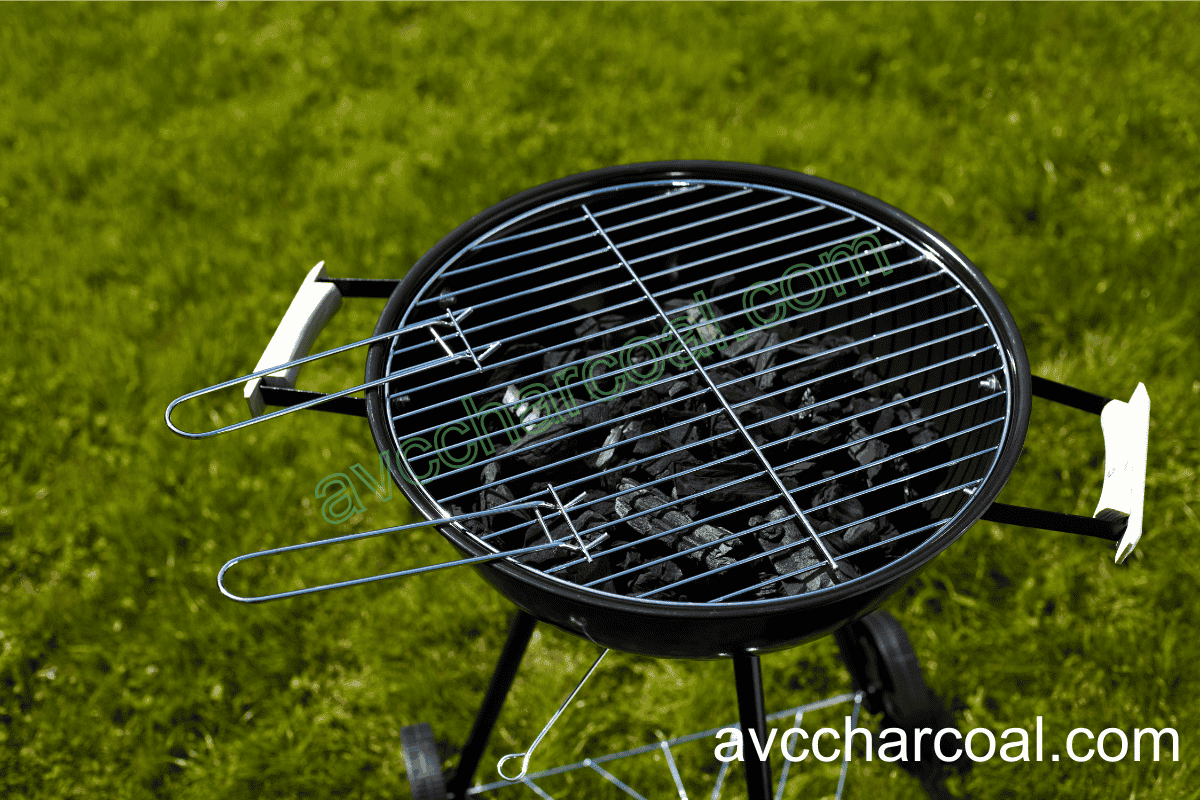 High quality smokeless sawdust briquette charcoal for BBQ safe grilling setup