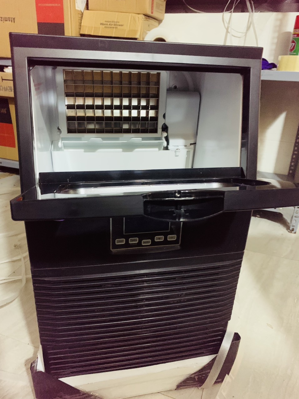 Máy làm đá viên Ebisu HZB-68 ( 68kg/ ngày , chức năng dùng cho hút nước từ bình nước lọc ) )