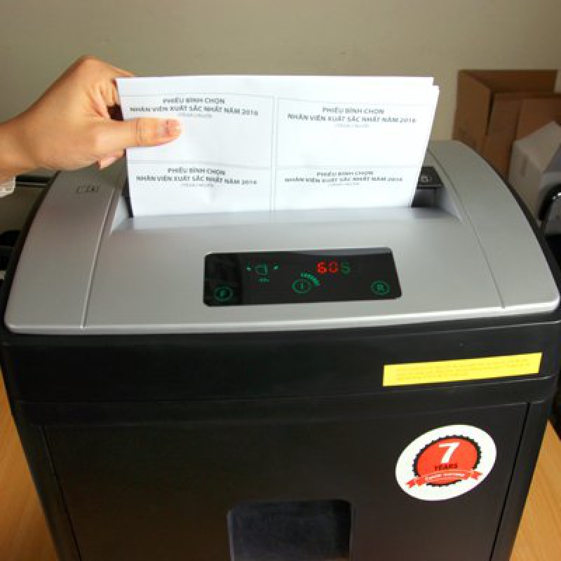 Máy hủy tài liệu Silicon PS-915LCD