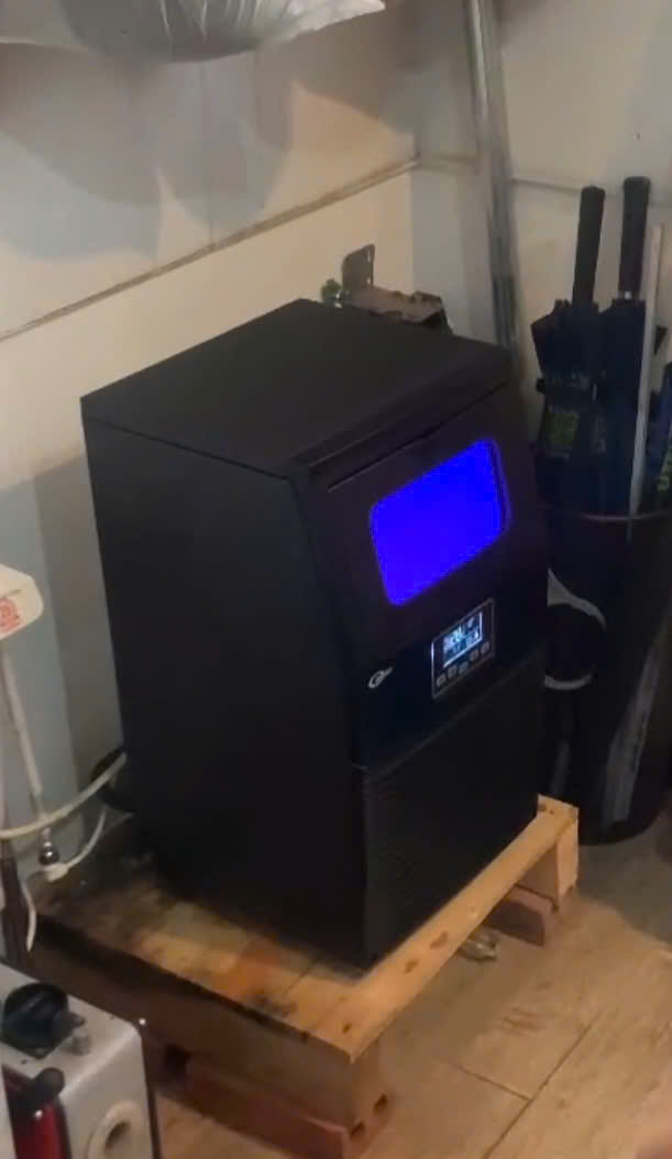 Máy làm đá viên Ebisu HZB-40 ( 40kg / ngày , chức năng dùng cho nước máy hoặc qua máy lọc nước )