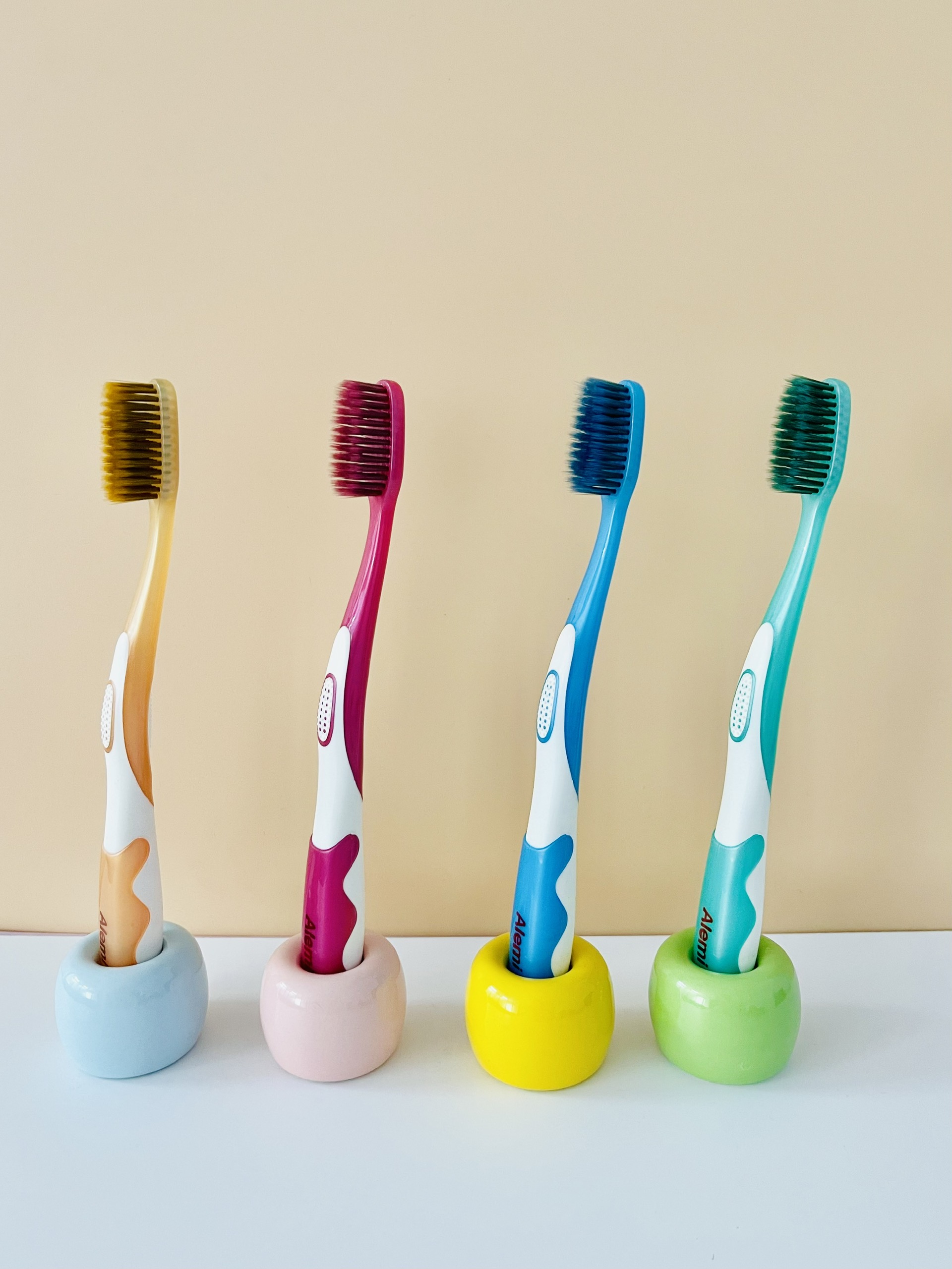 Bàn Chải Đánh Răng HT8054- Hộp 50 cây - TOOTHBRUSH