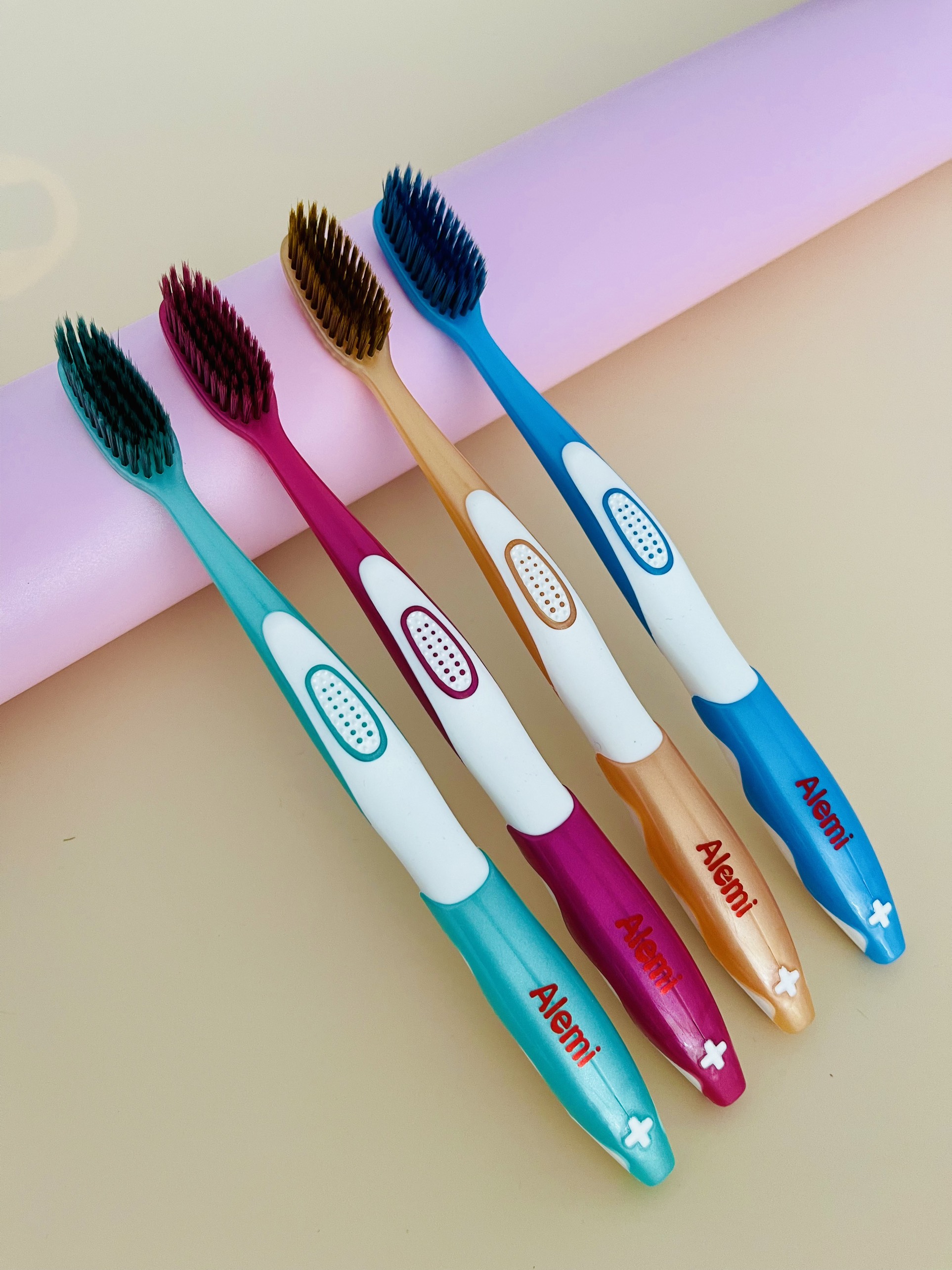 Bàn Chải Đánh Răng HT8054- Hộp 50 cây - TOOTHBRUSH