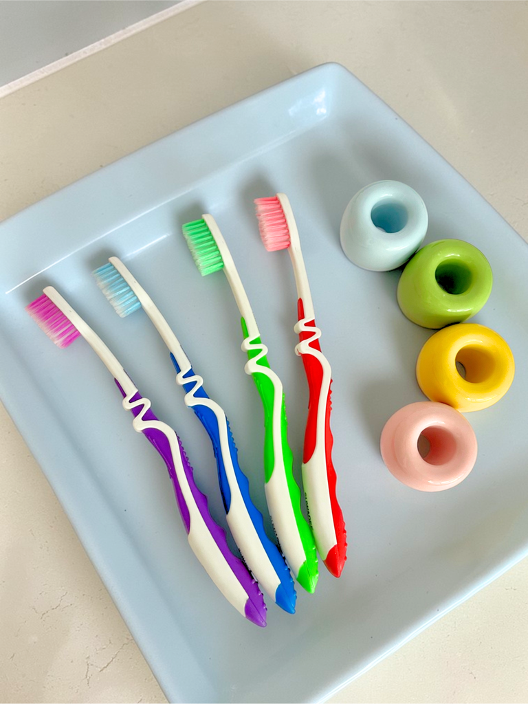 Bàn Chải Đánh Răng HT8026 - Hộp 60 Cây (Móc) - TOOTHBRUSH - 8936140450134