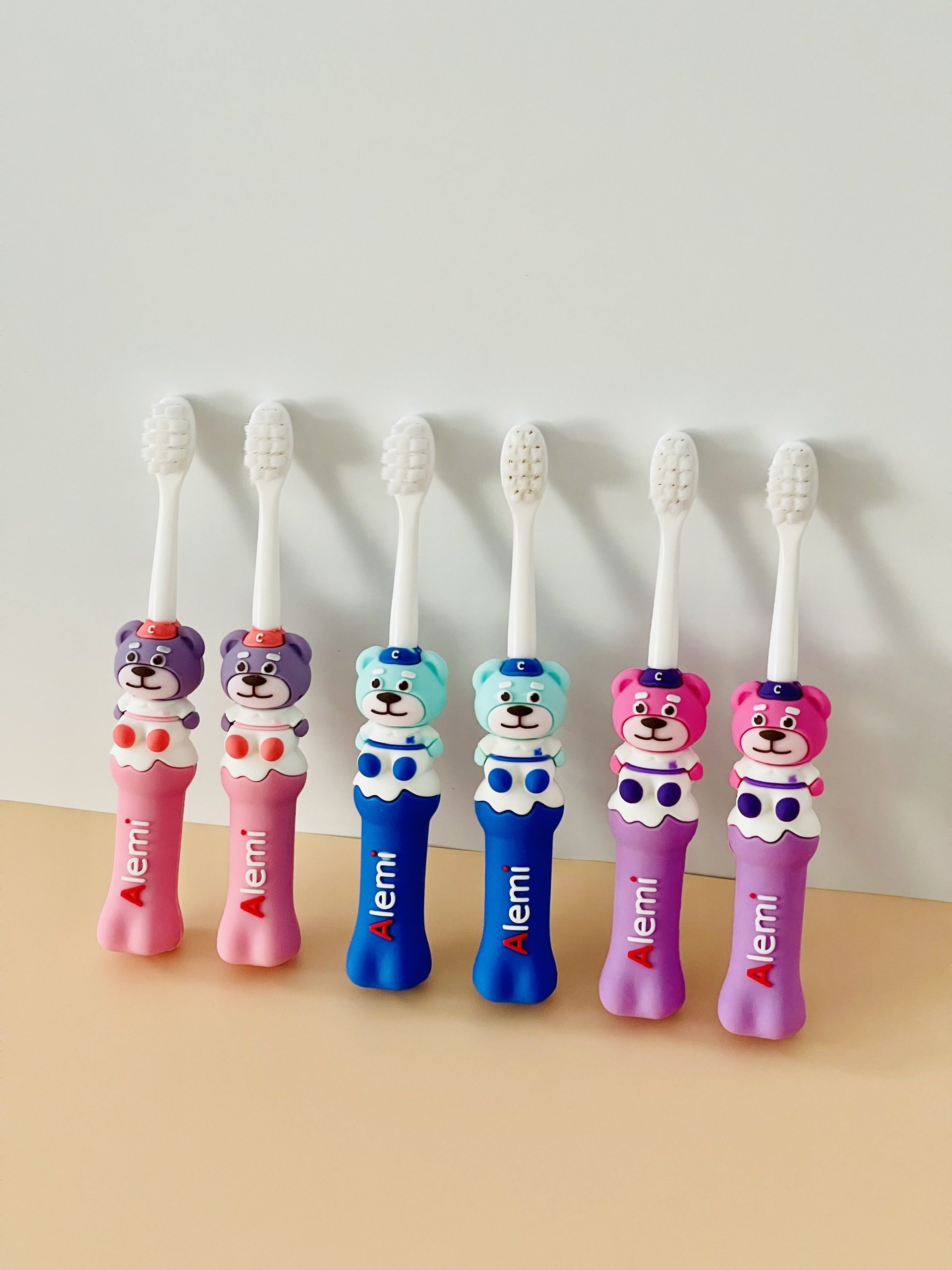 Bàn Chải Đánh Răng HT8056 - Hộp 18 cây - TOOTHBRUSH