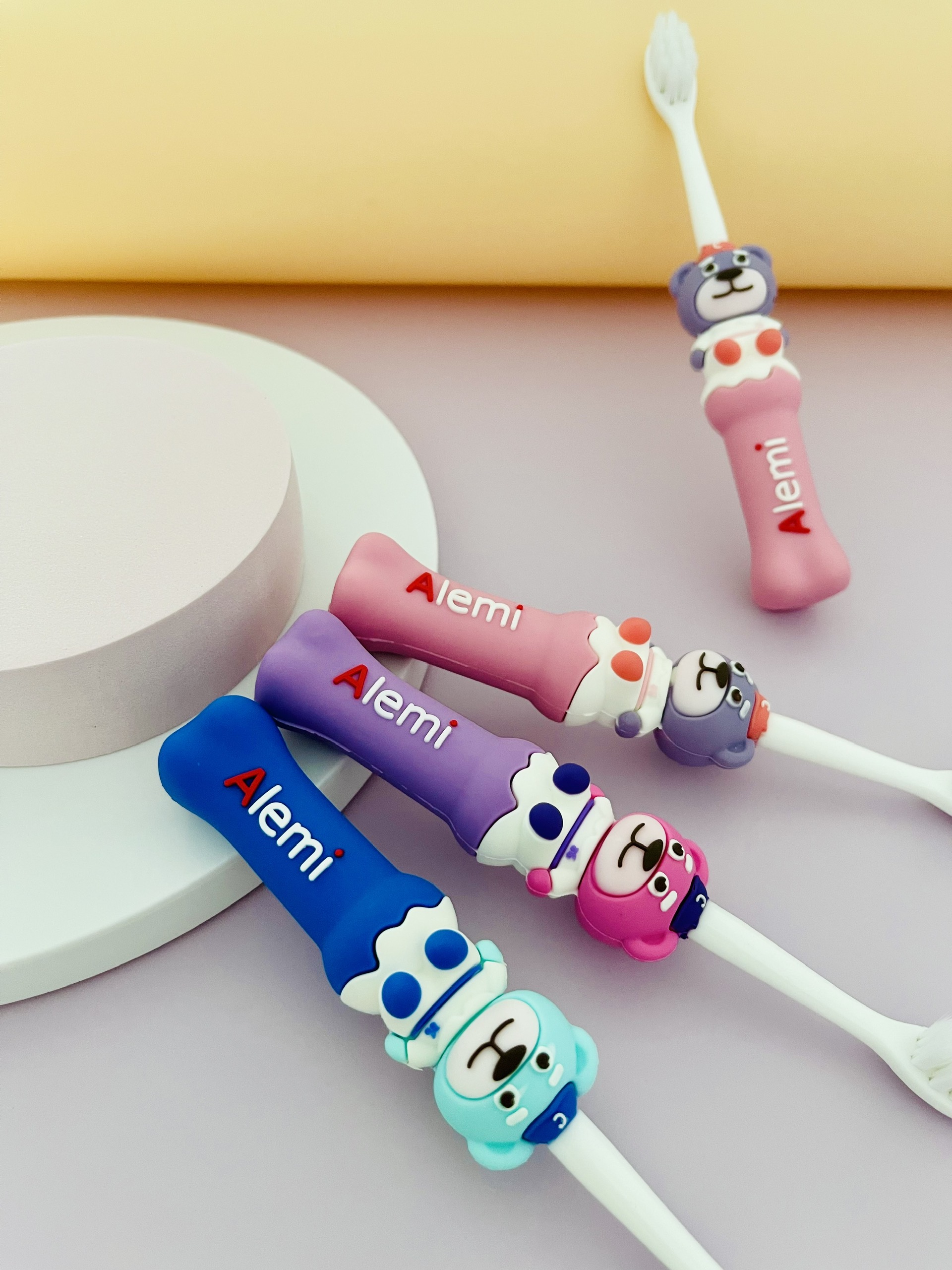 Bàn Chải Đánh Răng HT8056 - Hộp 18 cây - TOOTHBRUSH