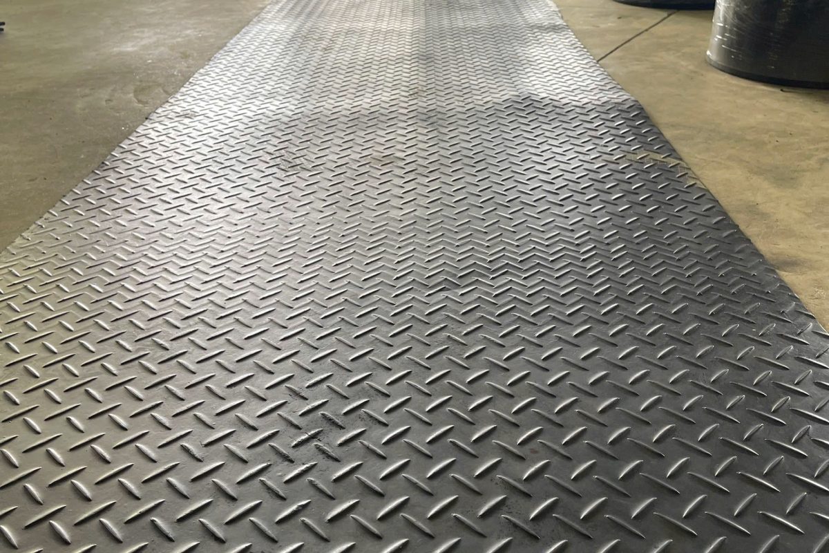 Tấm cao su chống trơn trượt