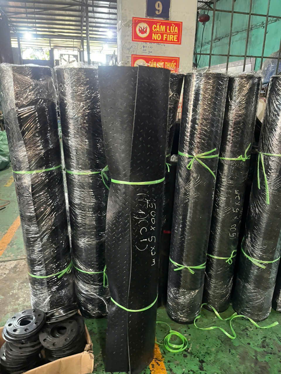 Tấm cao su chống trơn trượt