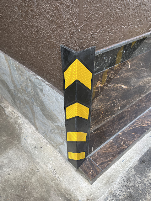 Ốp cột cao su chữ V KT:800x100x100x10mm