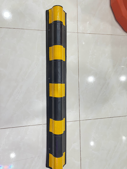 Ốp cột tròn cao su KT: 1000x100x10mm