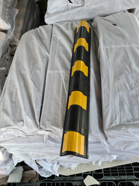 Ốp cột tròn cao su KT: 1000x100x10mm