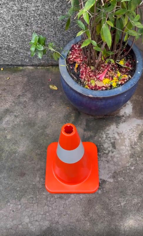 Cọc tiêu nhựa phản quang