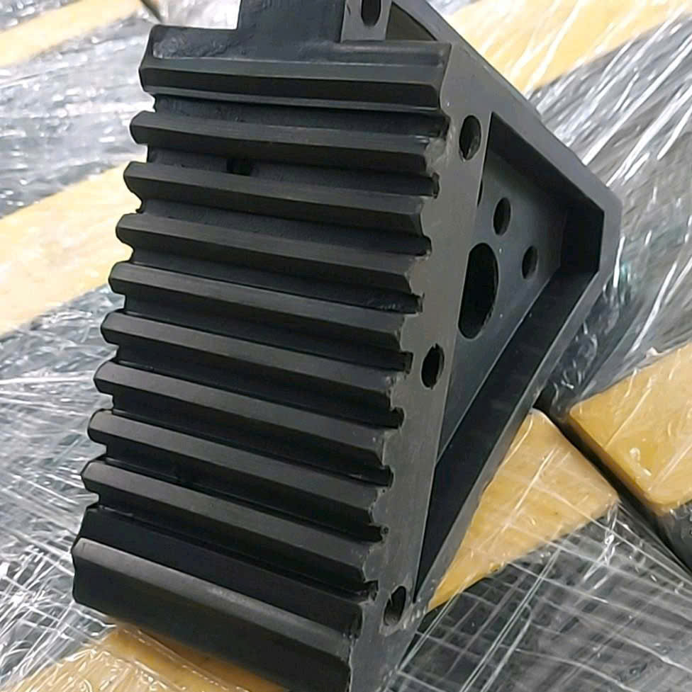 Chặn Lùi Cao Su Di Dộng KT: 170x150x100mm