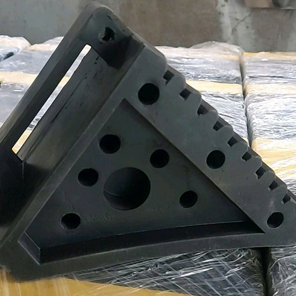 Chặn Lùi Cao Su Di Dộng KT: 170x150x100mm