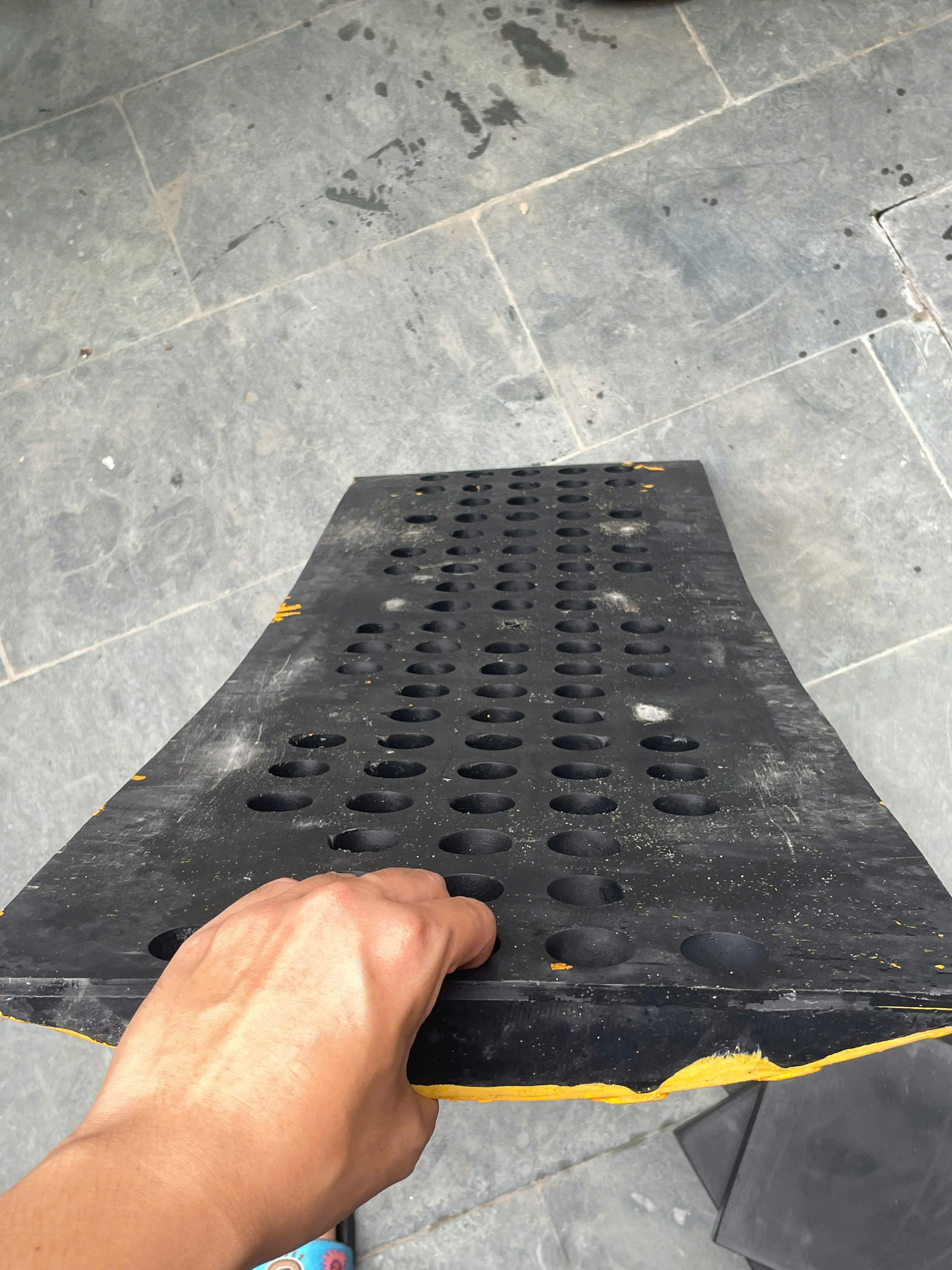 Gờ Giảm Tốc Cao Su KT:1000x350x40mm