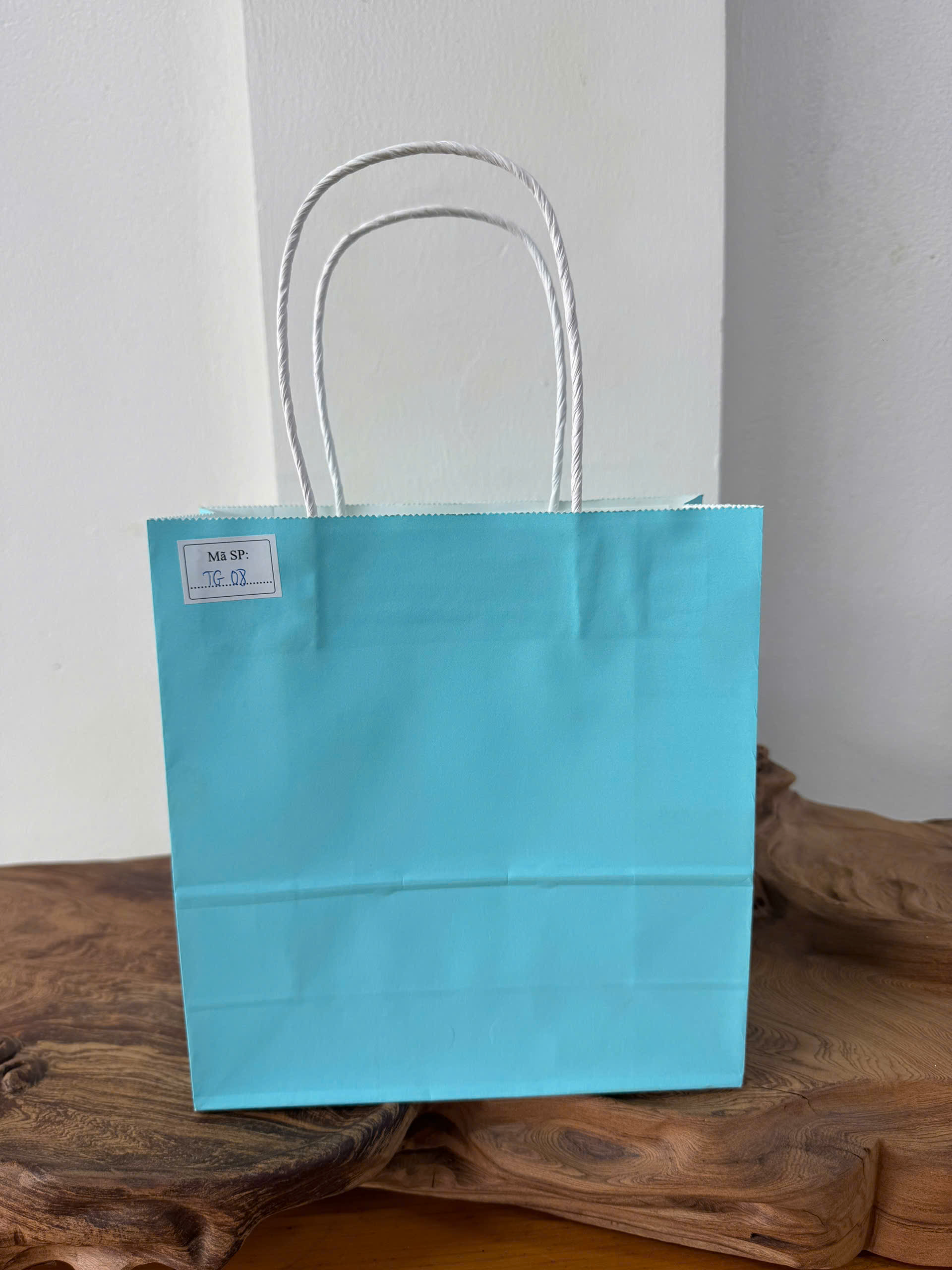 Túi giấy Kraft có quai Màu Xanh - KT: 19,5x8x20,5