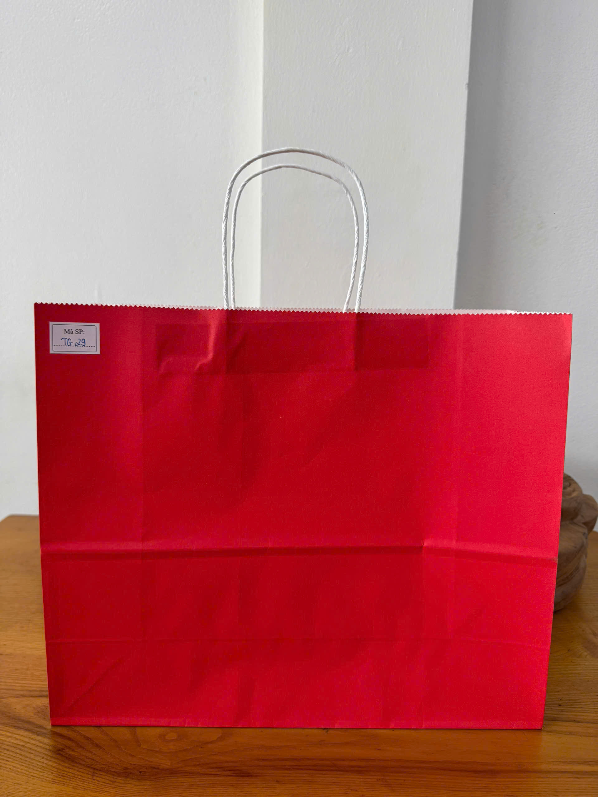 Túi giấy Kraft có quai Màu Đỏ - KT: 35x13x29,5