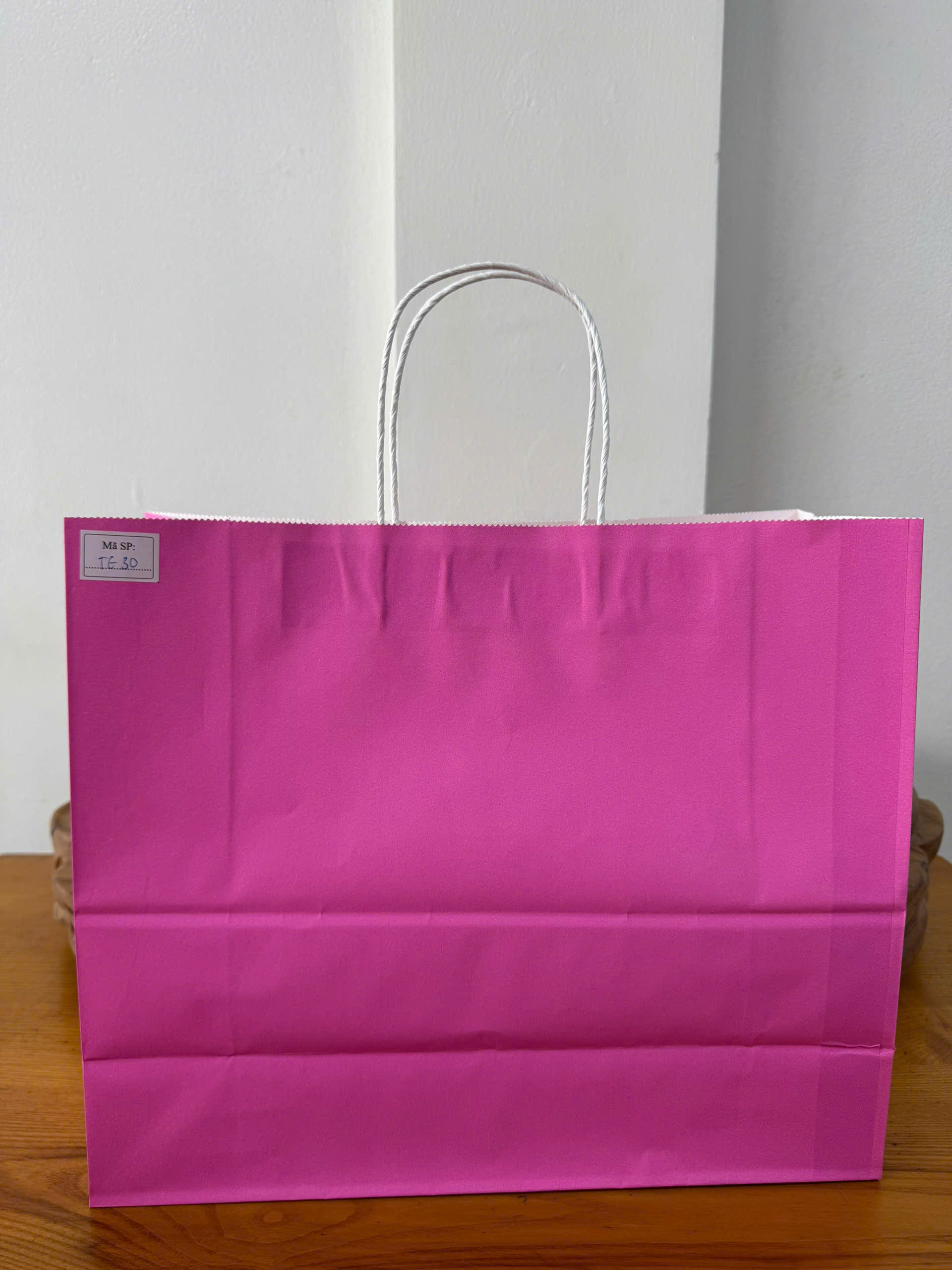 Túi giấy Kraft có quai Màu Hồng - KT: 35x13x29,5