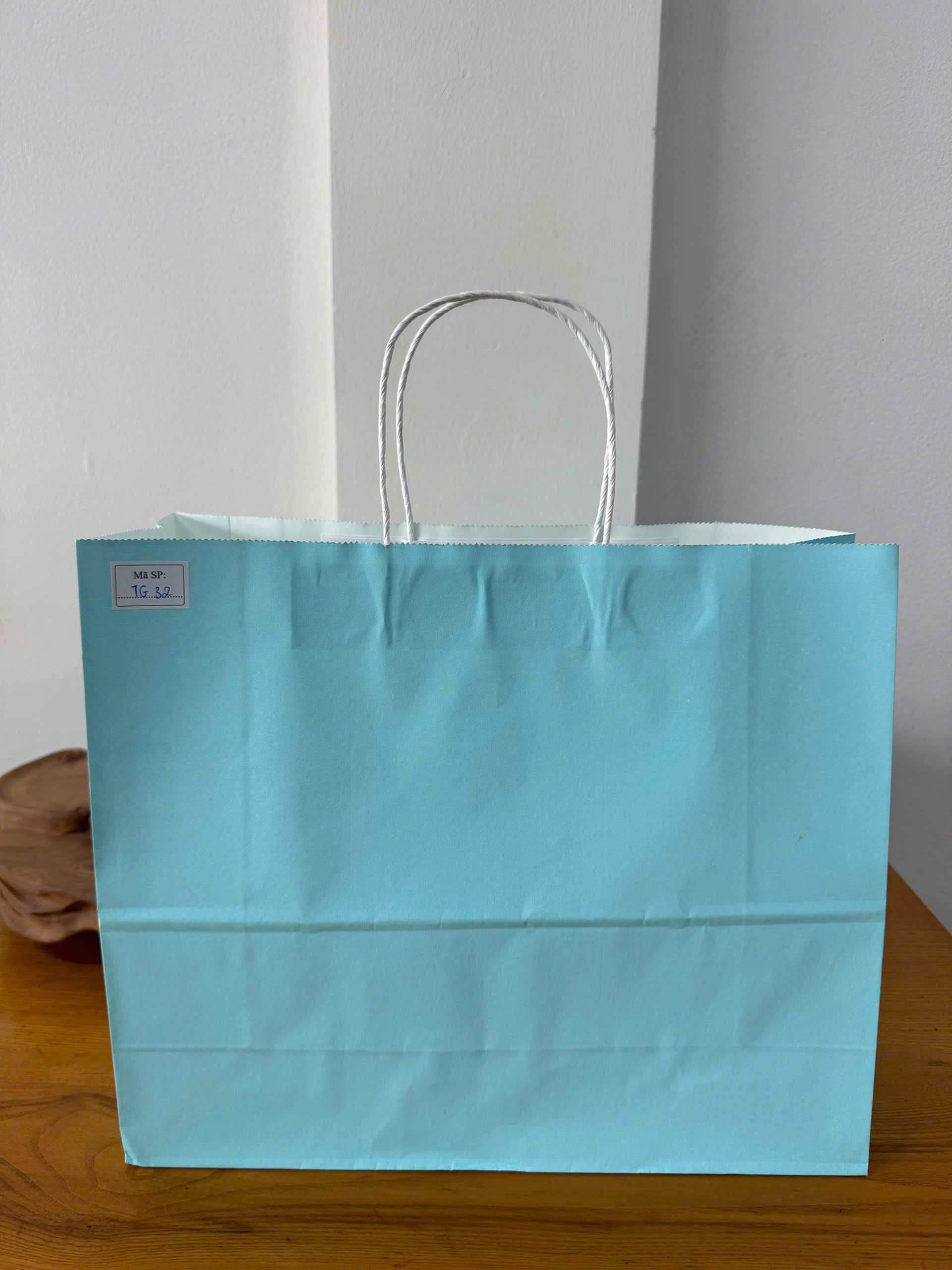 Túi giấy Kraft có quai Màu Xanh - KT: 35x13x29,5