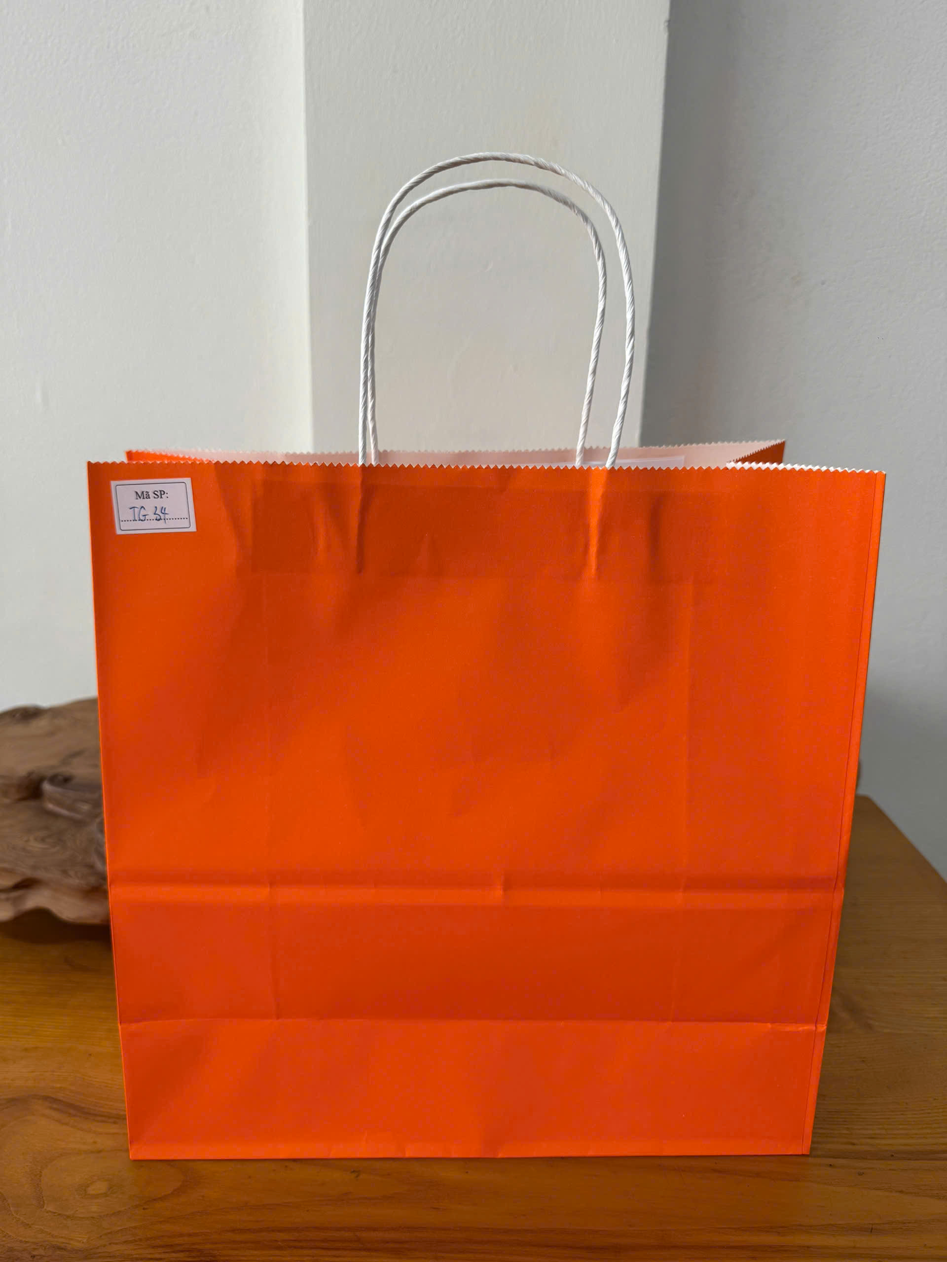 Túi giấy Kraft có quai Màu Cam - KT: 30x13x30