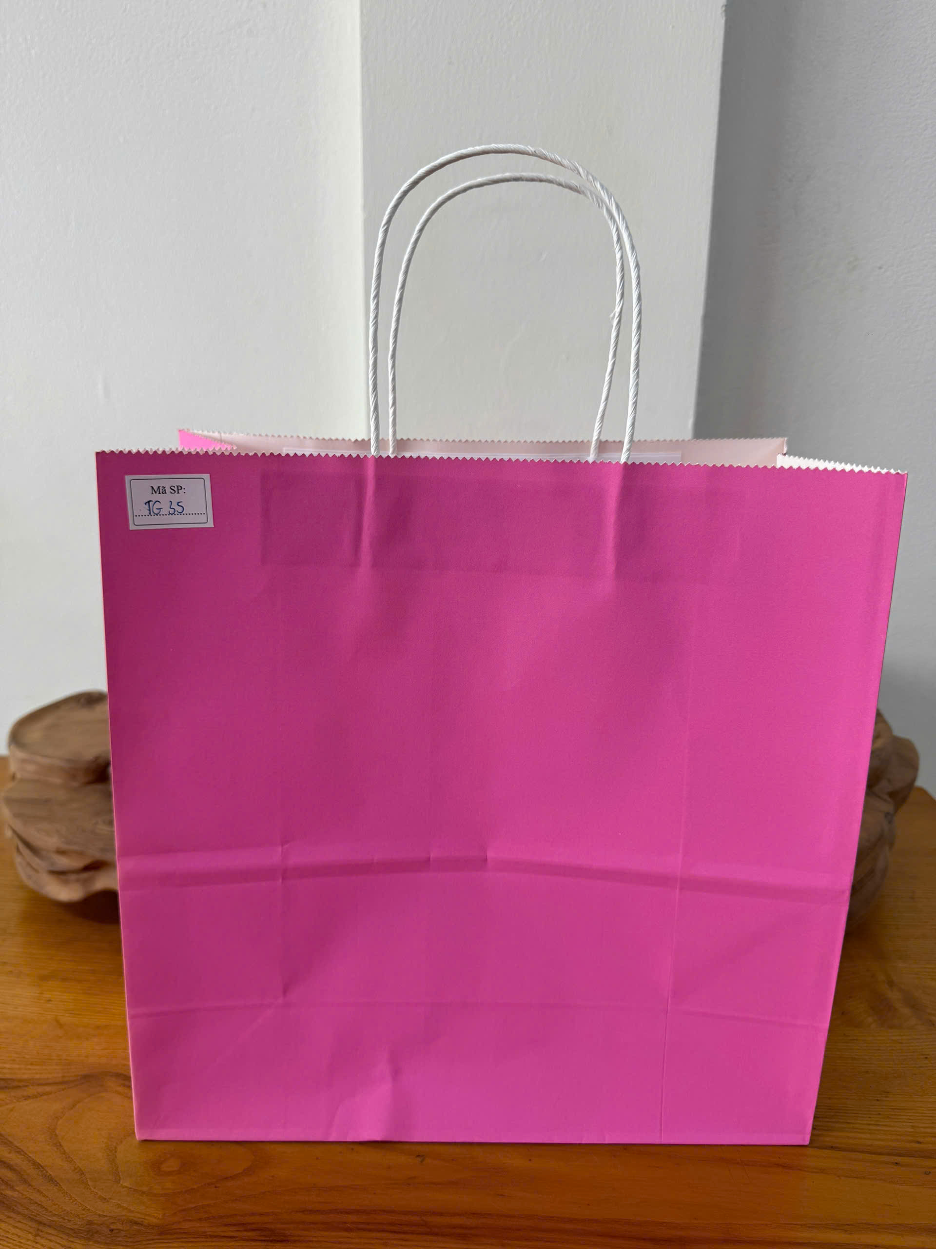 Túi giấy Kraft có quai Màu Hồng - KT: 30x13x30