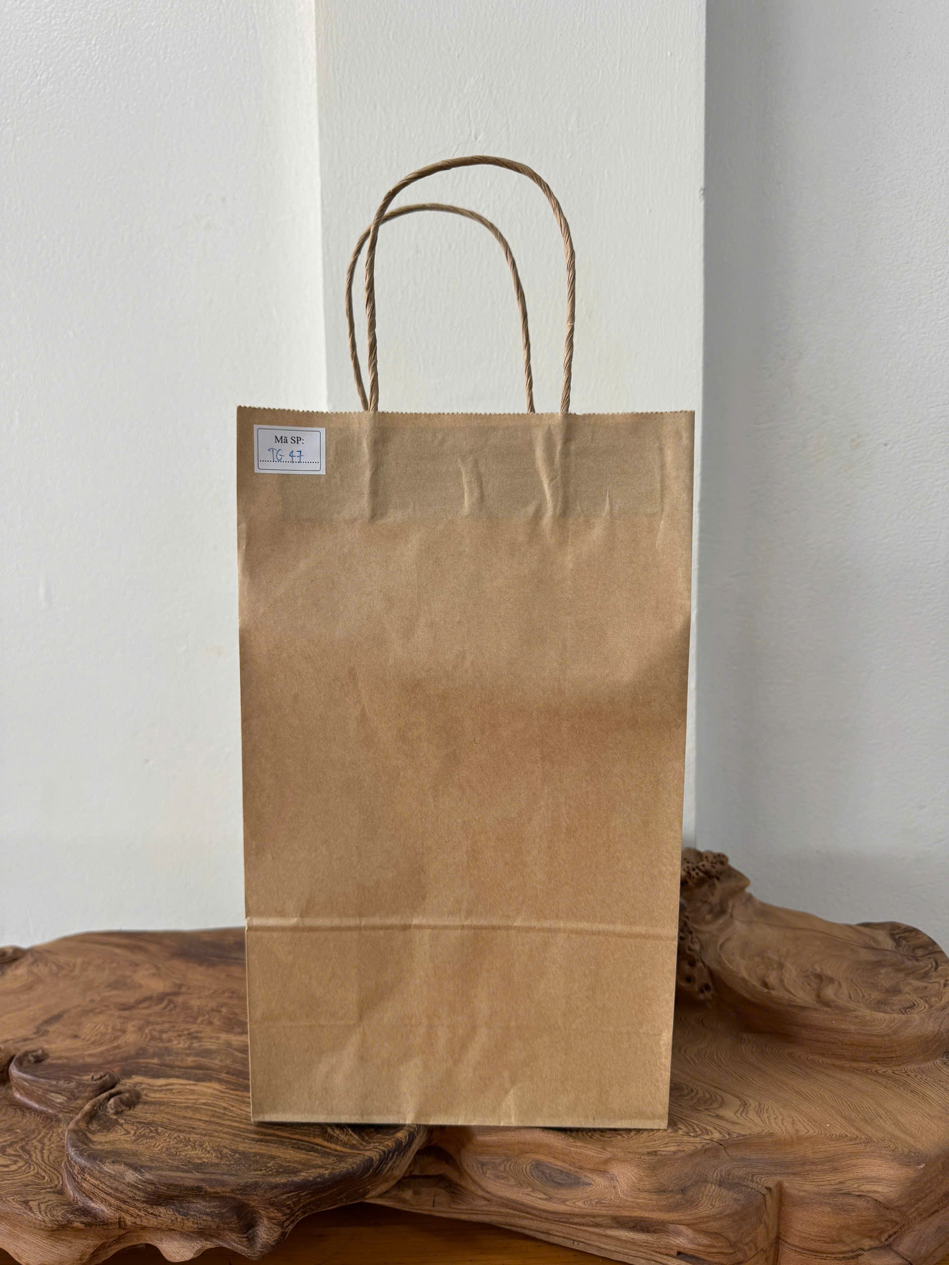 Túi giấy Kraft có quai Màu Nâu - KT: 19,5x10x33