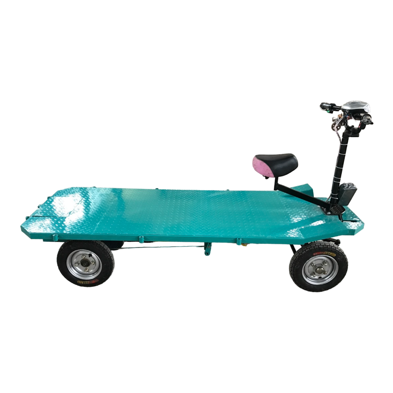 Xe điện 4 bánh chở hàng trong nhà xưởng