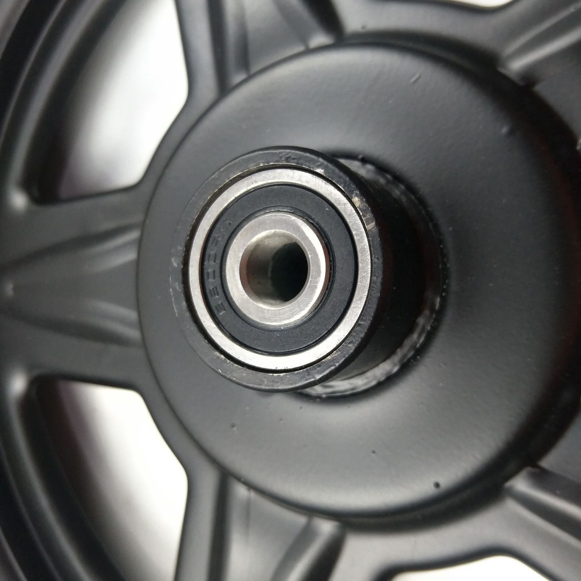 Bánh trước xe điện hút chân không lốp bánh xe sắt 14*2.5 trống nhỏ sắt