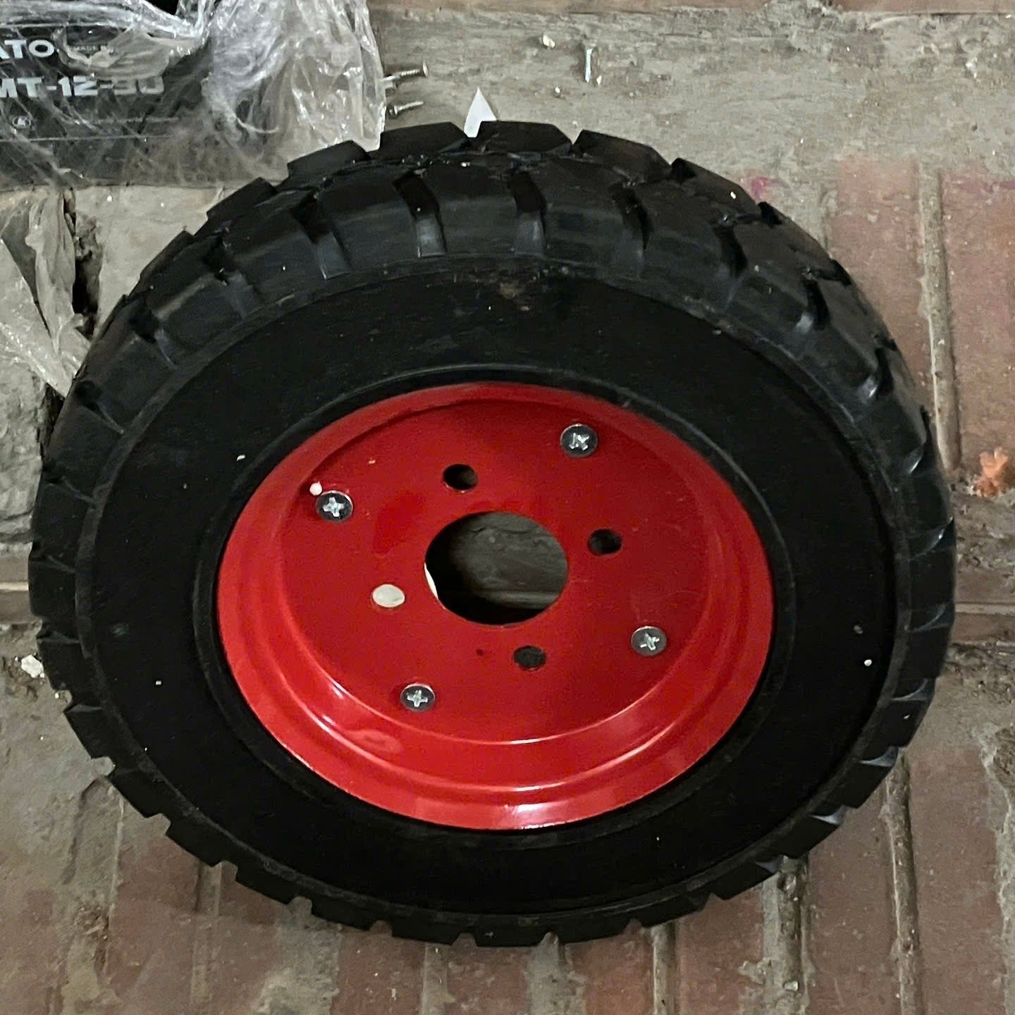 Bánh xe đặc 400-8 (lốp xe đặc)