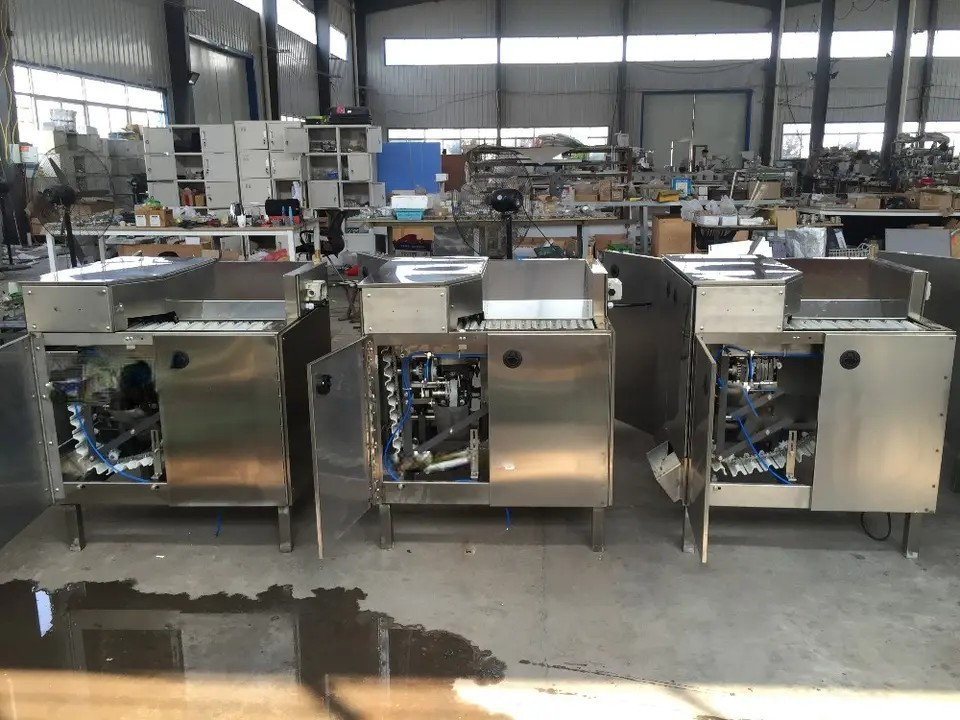 Máy bóc vỏ tôm tự động