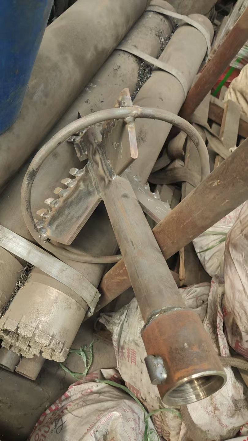 Máy khoan giếng thuỷ lực 13HP