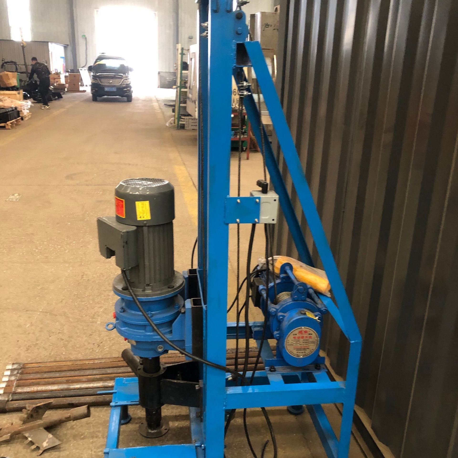 Máy khoan giếng chạy điện BV666