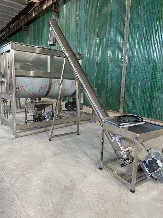 Máy Trộn khuấy công nghiệp/ Máy trộn bột nằm ngang xả đáy