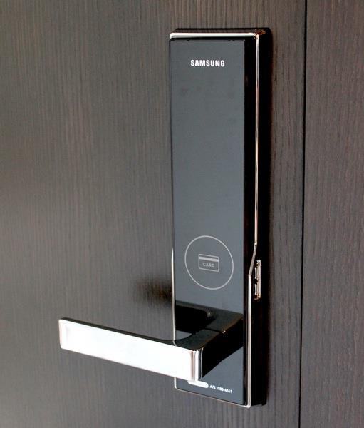 KHÓA CỬA ĐIỆN TỬ SAMSUNG SHS-H505FMK/EN