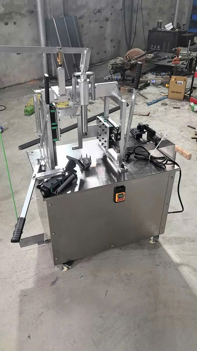 Máy gọt vỏ dừa xuất khẩu