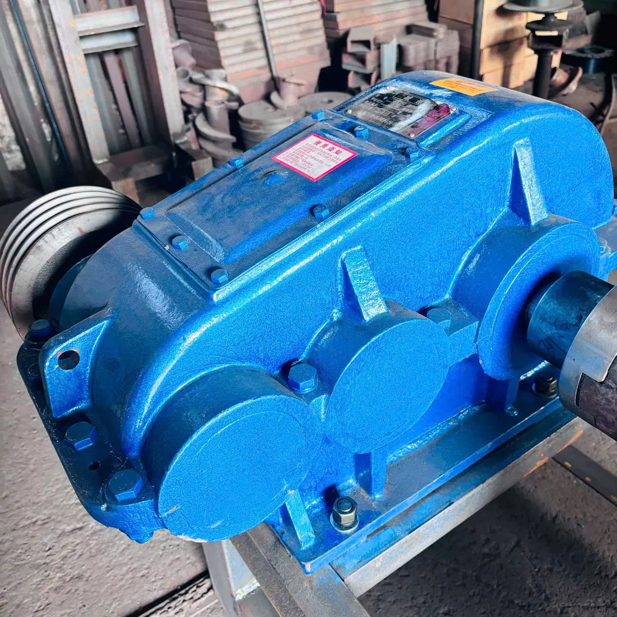 Máy ép đùn thanh than