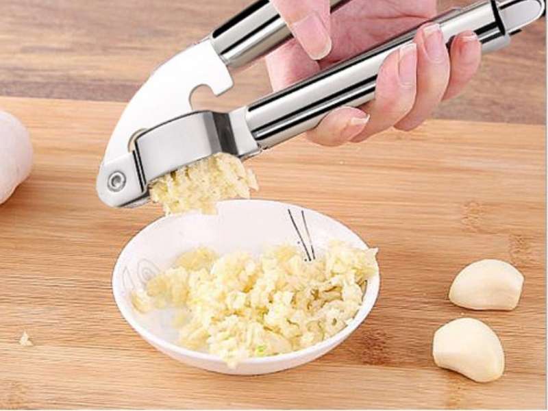 Dụng cụ ép tỏi