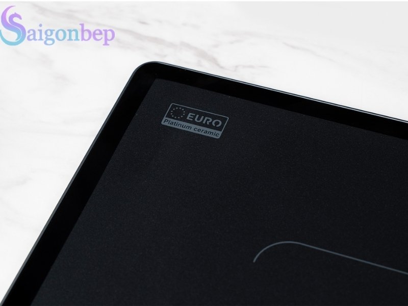 Mặt kính được phủ Nano chống xước, chống trầy