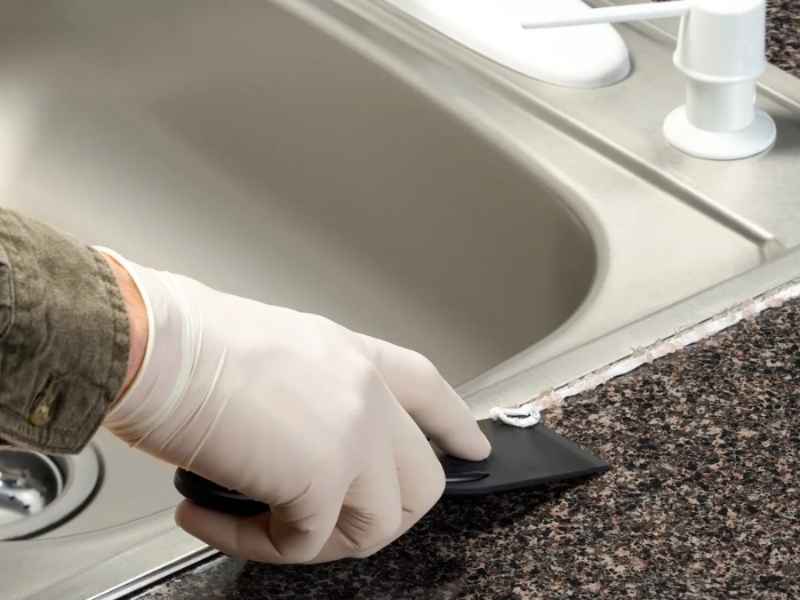 Chậu rửa bát bị rò rỉ nước