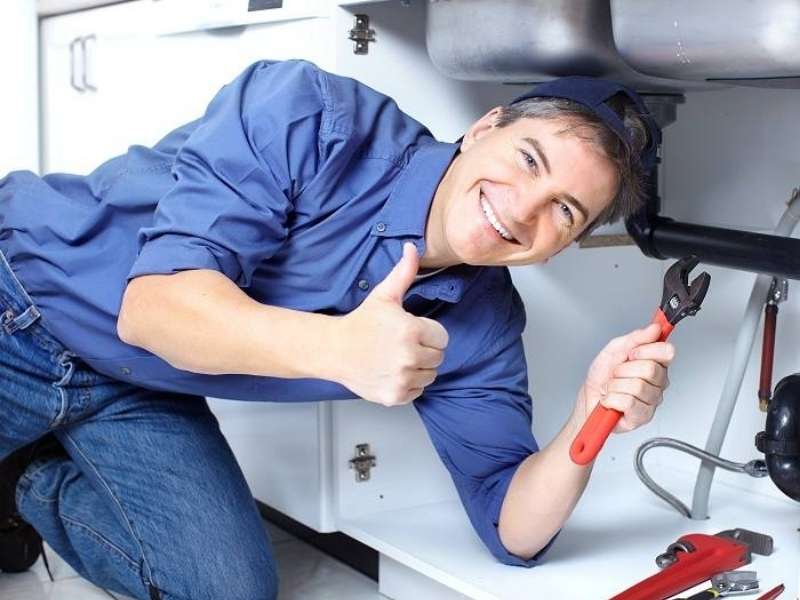 Chậu rửa bát bị rò rỉ nước