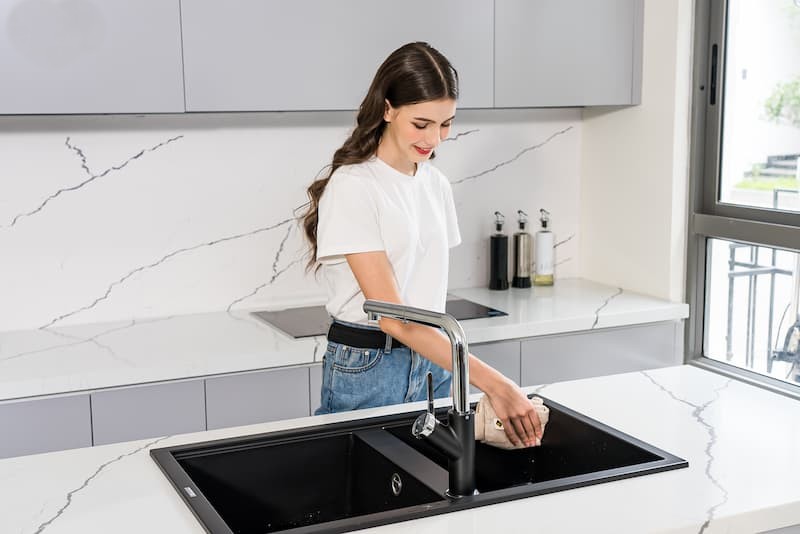 Chậu rửa bát có mùi hôi
