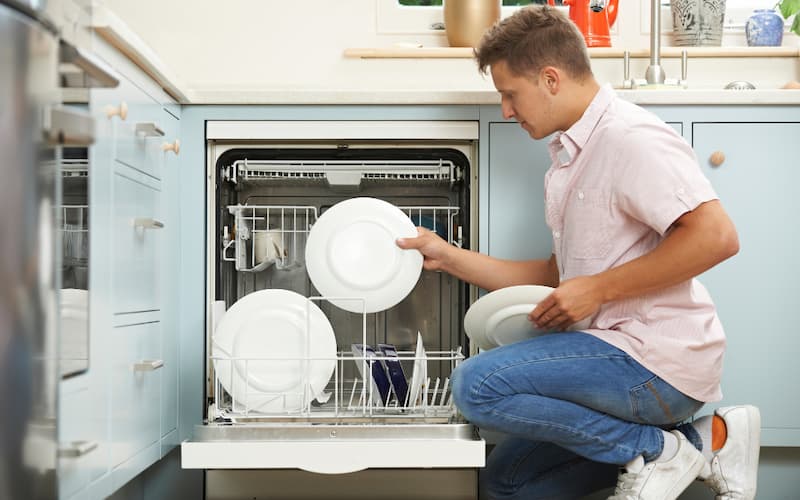 Cách xếp dụng cụ không đúng khi rửa